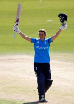 Charlotte Edwards 500