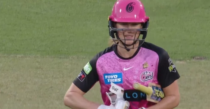 WBBL|10: Ellyse Perry shines in Sydney Sixers thrilling win over Melbourne Renegades