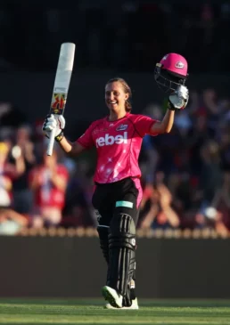 Ashleigh Gardener century WBBL